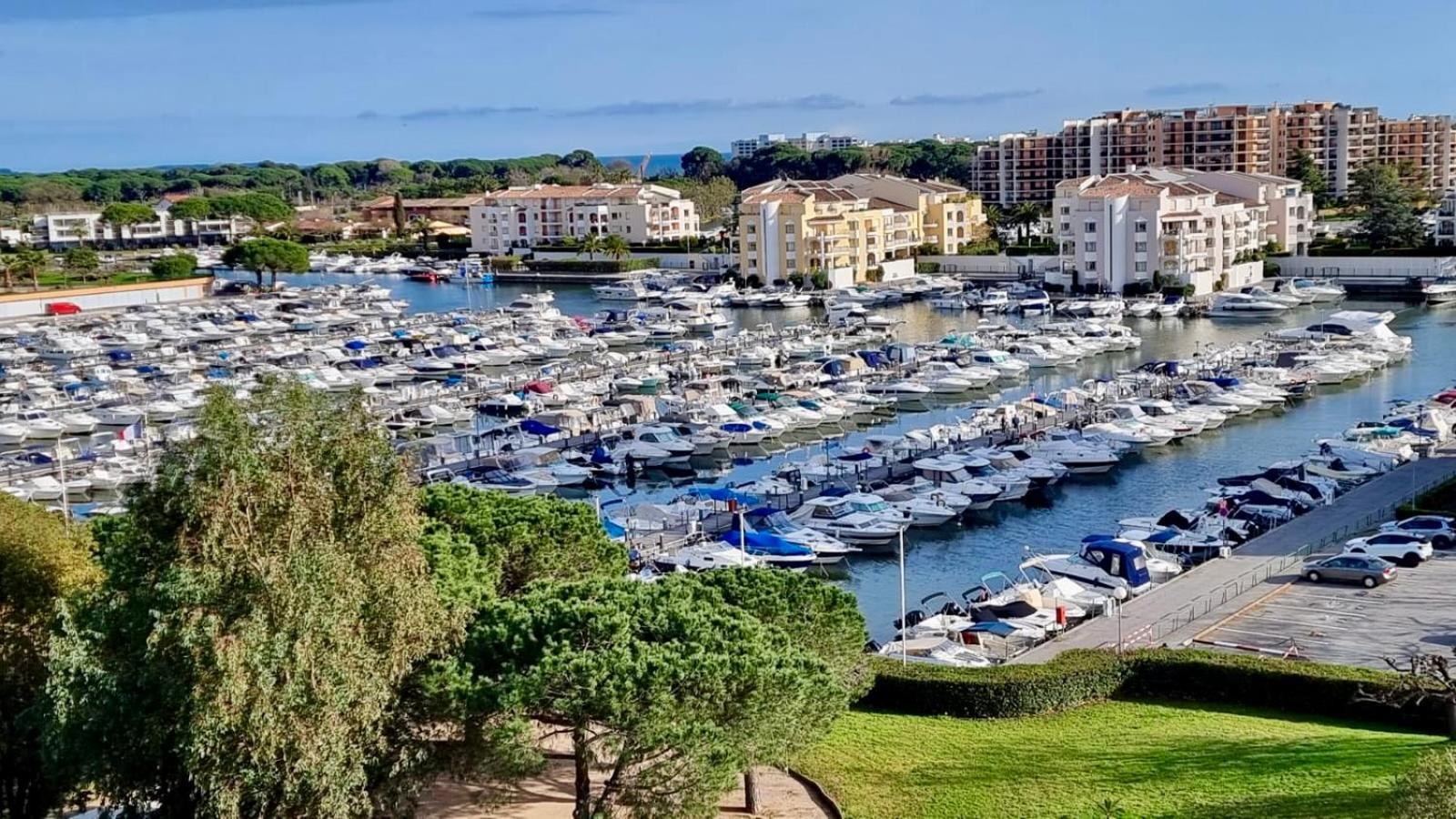 Studio Avec Vue Sur Marina Et Mer - 2 Adultes Et 1 Enfant Maximum Mandelieu La Napoule Bagian luar foto
